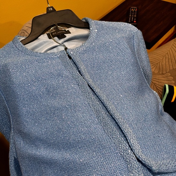 St. John size 16 elegant blue sparkly skirt suit - Picture 3 of 4